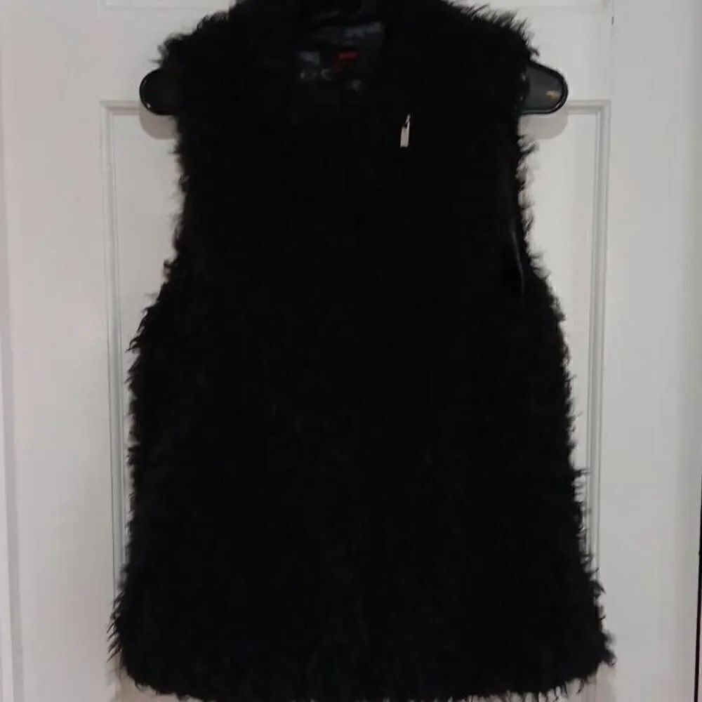 Bongo, Faux fur, zippered vest. Juniors. NWT